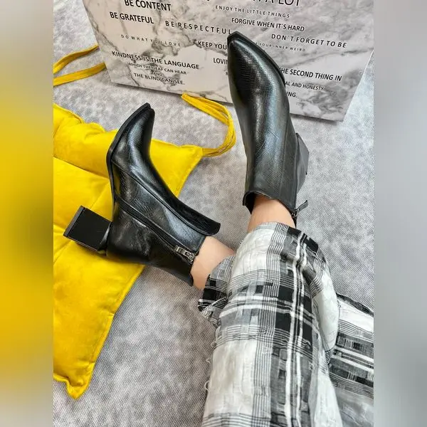 نبم‌بوت پاشنه بغل کش ch - کد 1610